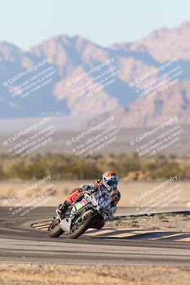 media/Dec-07-2025-CVMA (Sun) [[3e7d2de5dc]]/Race 18-Formula Twins-Formula 40 UL/